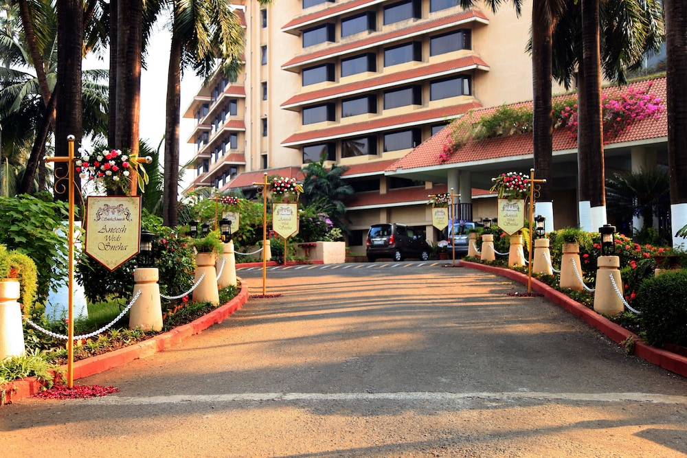 The Retreat Hotel And Convention Centre 42/50
