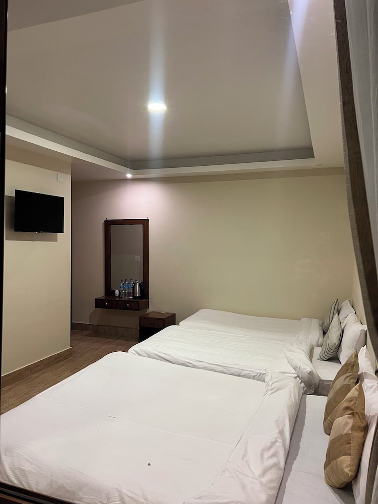 Ratna Giri Resort 19/49