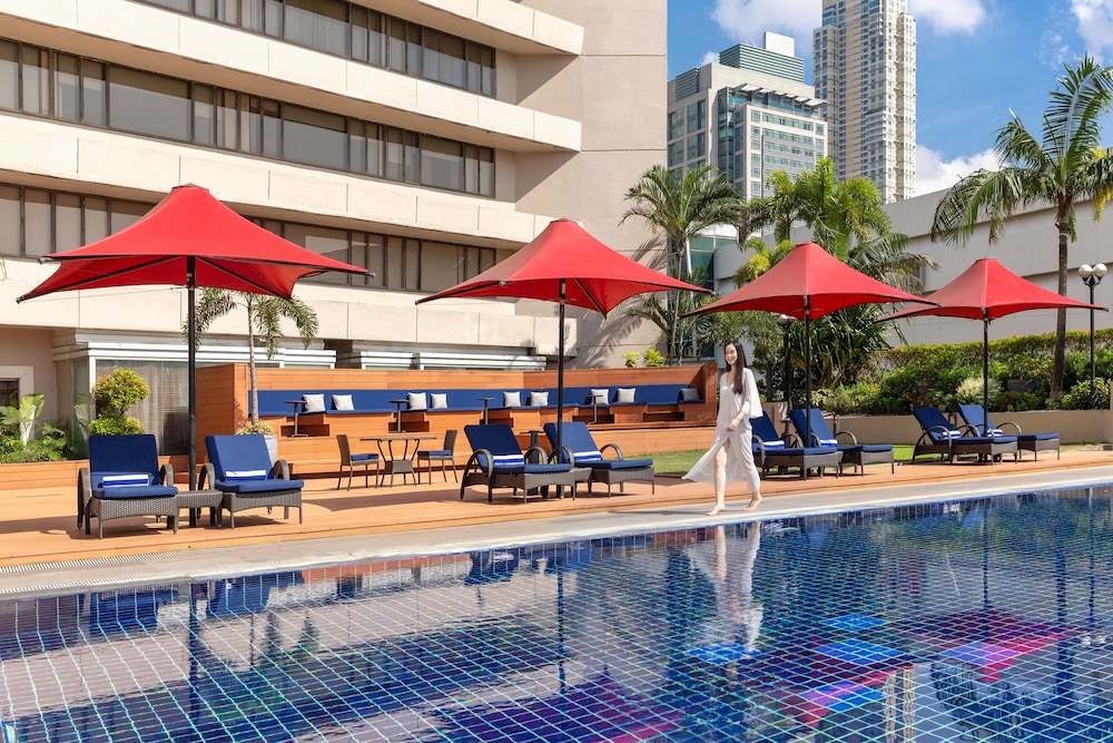 Dusit Thani Manila 68/72