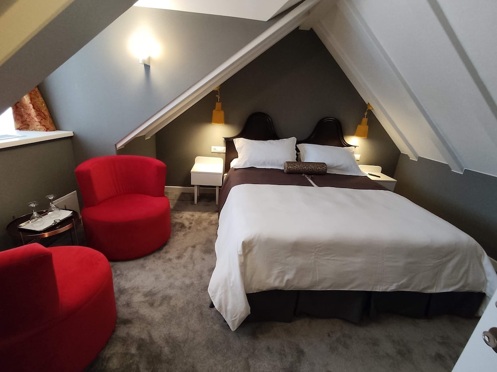 Superior, Twin Beds, 2 King Beds 2/7