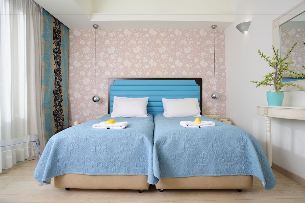 Steris Elegant Beach Hotel 36/70