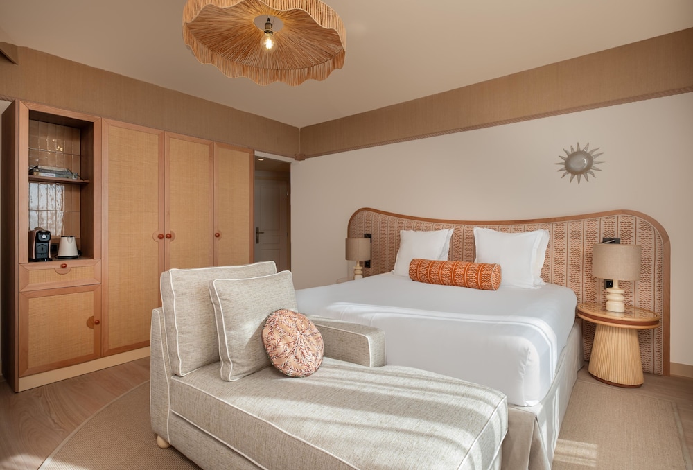 Suite, King Bed