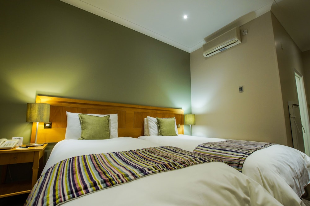 CLASSIC, TWIN BEDS
