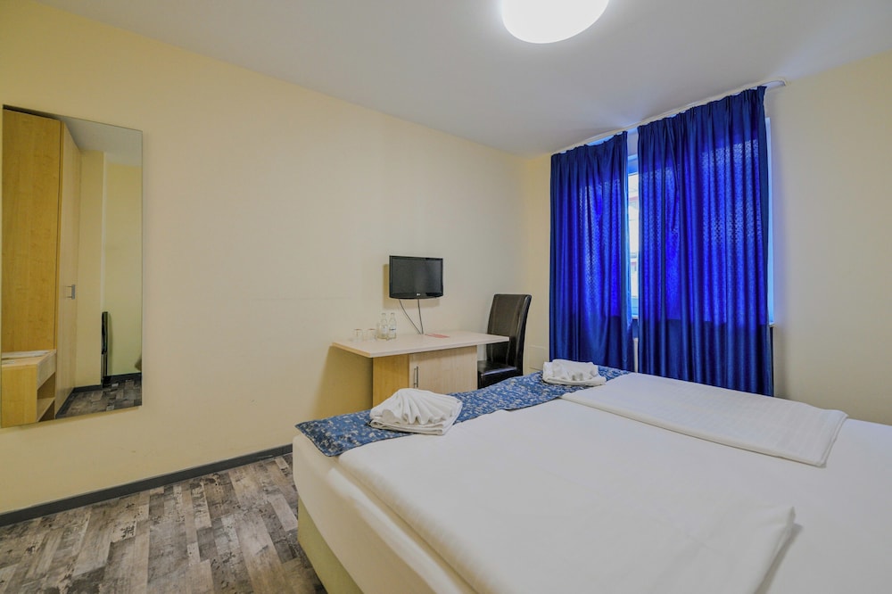 Hotel Munchner Hof 38/70