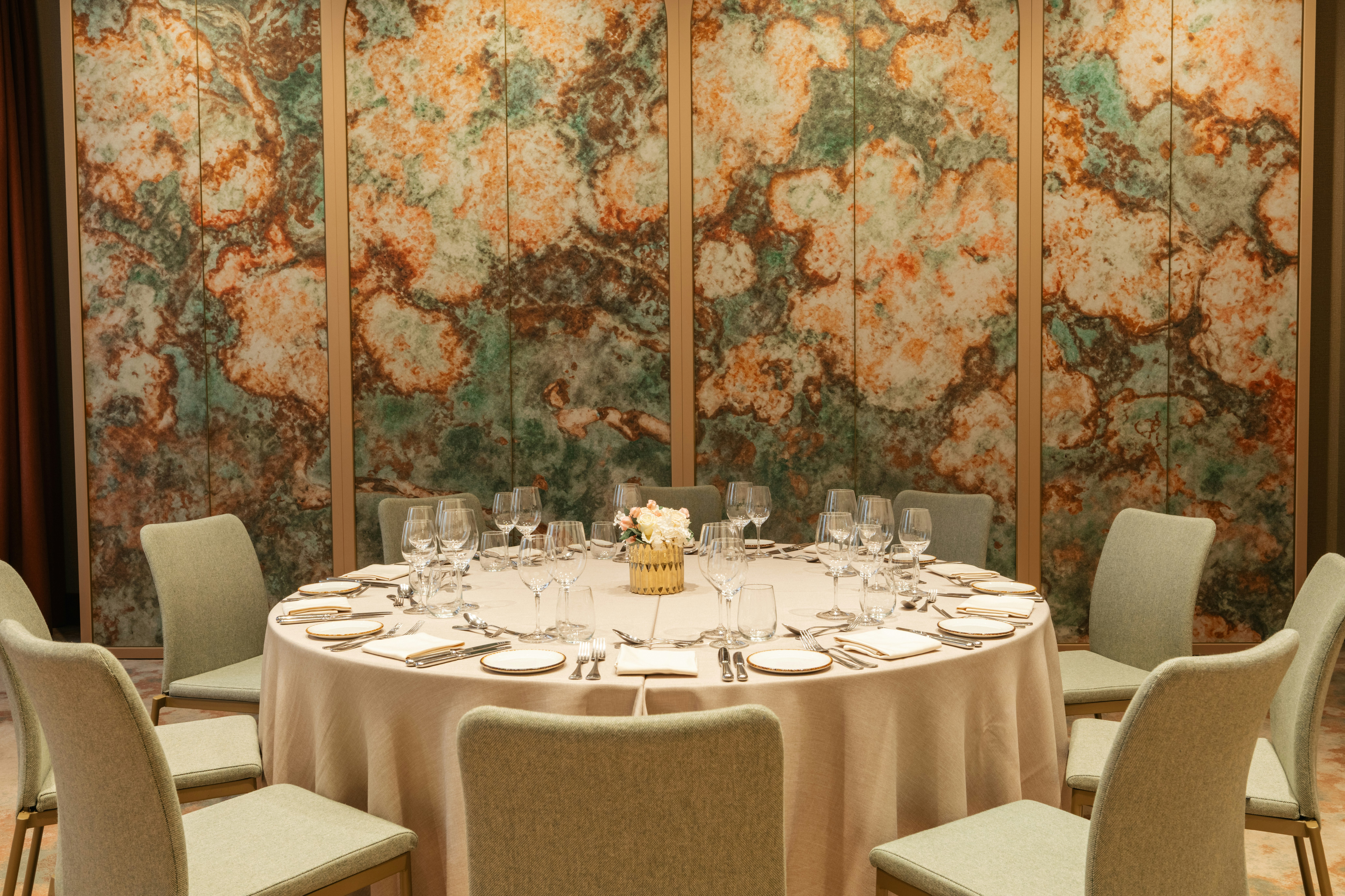 Grand Hotel Vilnius, Curio Collection by Hilton 22/47