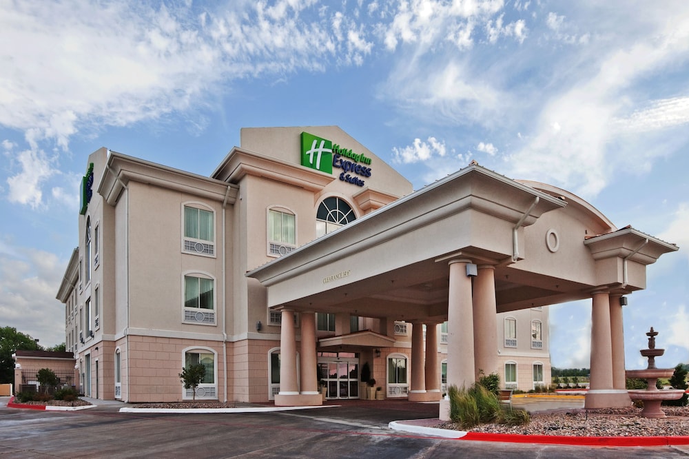 Holiday Inn Express and Suites Woodward Hwy 270 1/46