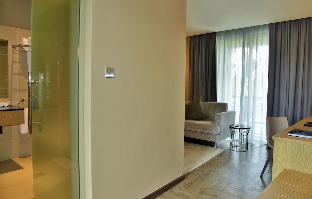Mantis Epic Hotel And Suites 24/63