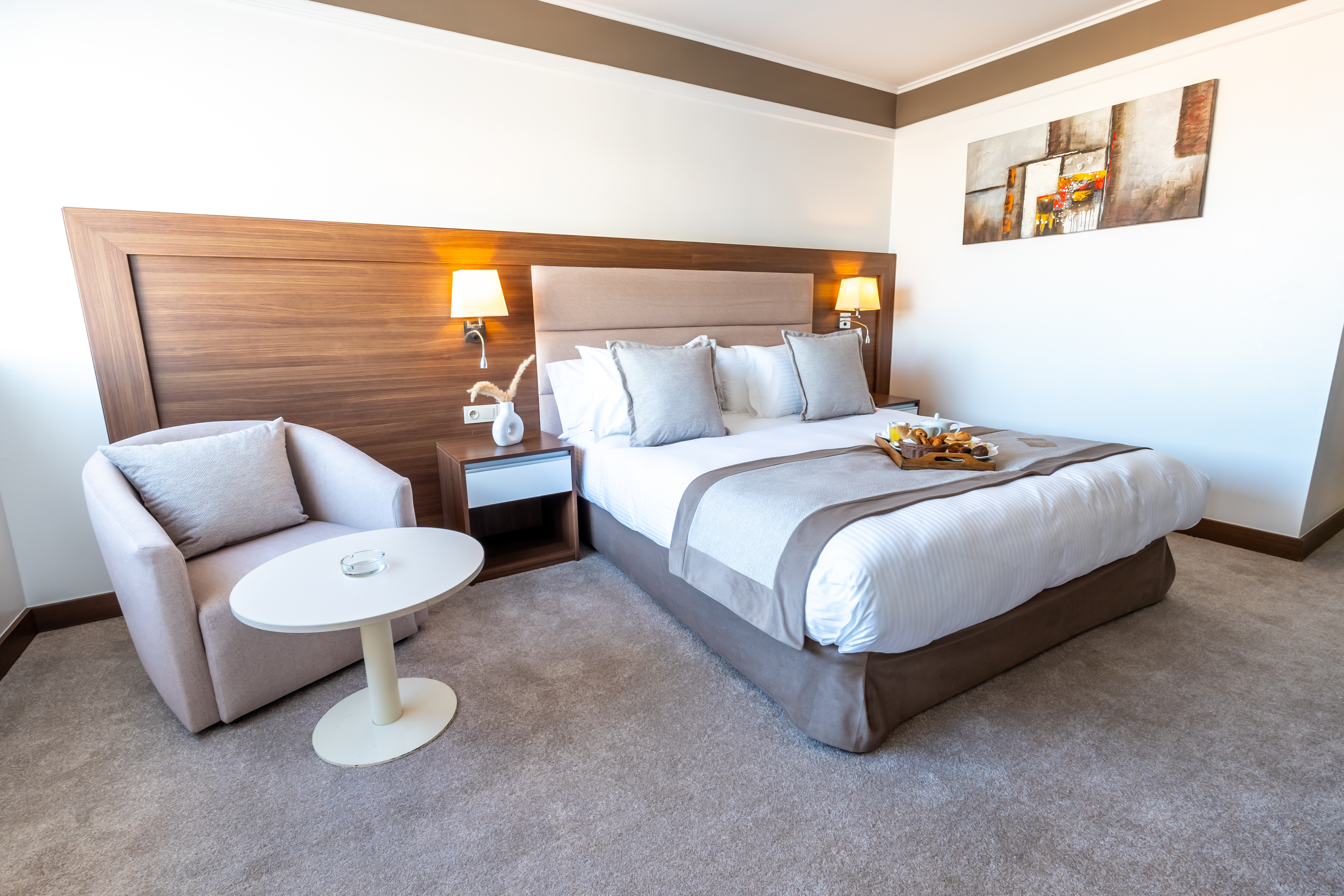 2 Bedrooms, Suite