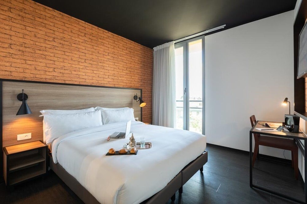 ROOM, DOUBLE BED, BALCONY