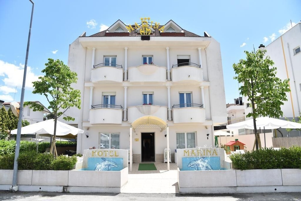 Hotel Marina 2/58