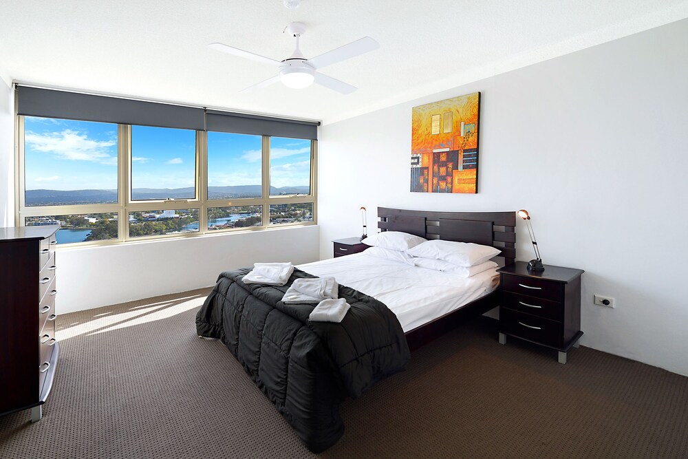 Condor Ocean View Apartments 21/74