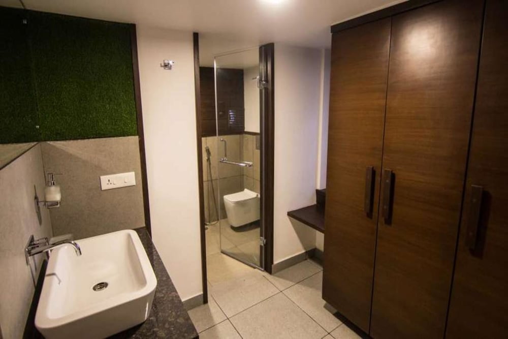 The Ten Suites 25/25