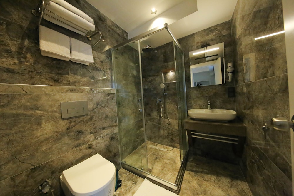Axu Istanbul Airport Hotel 56/60