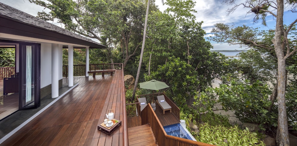THE RESIDENCE BINTAN 13/73