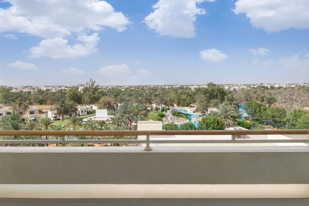 Radisson Blu Hotel & Resort Al Ain 63/66