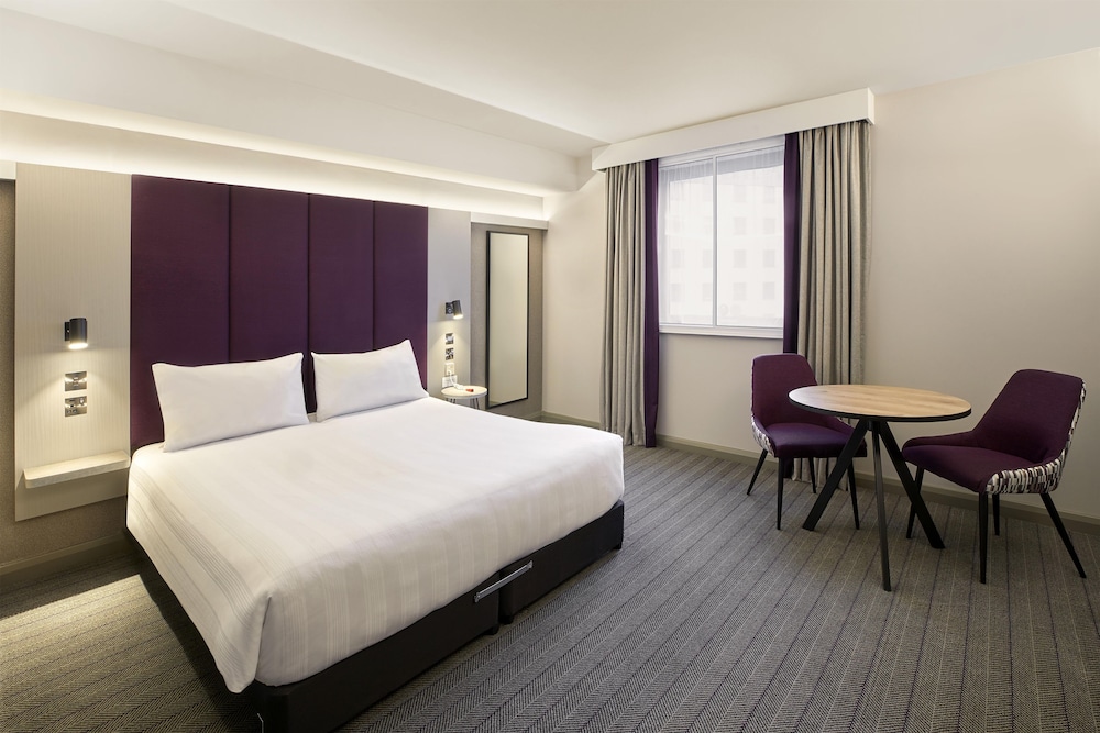 Premier Inn London Gatwick Airport Manor Royal 18/48