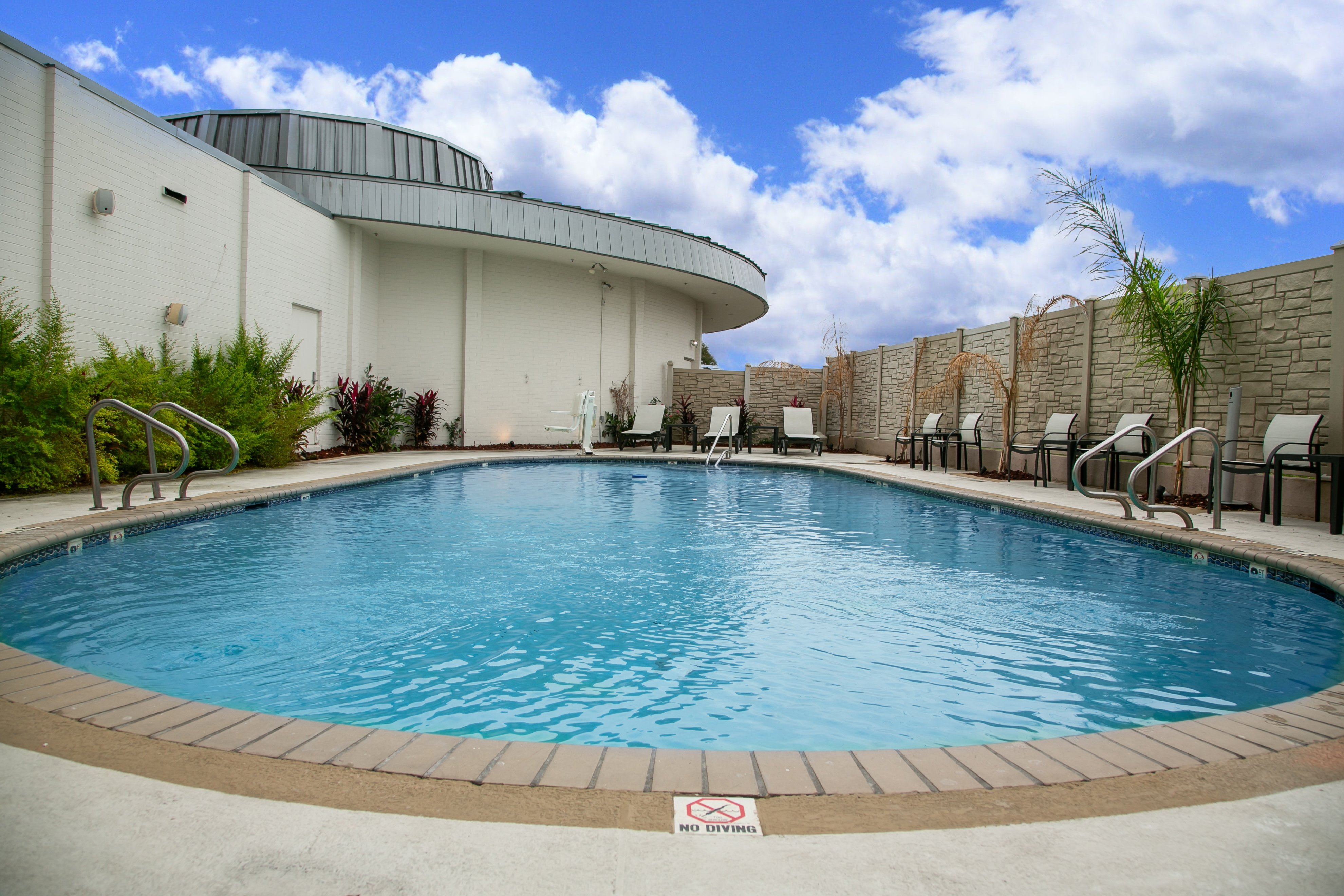 Holiday Inn New Orleans West Bank Tower 8/79