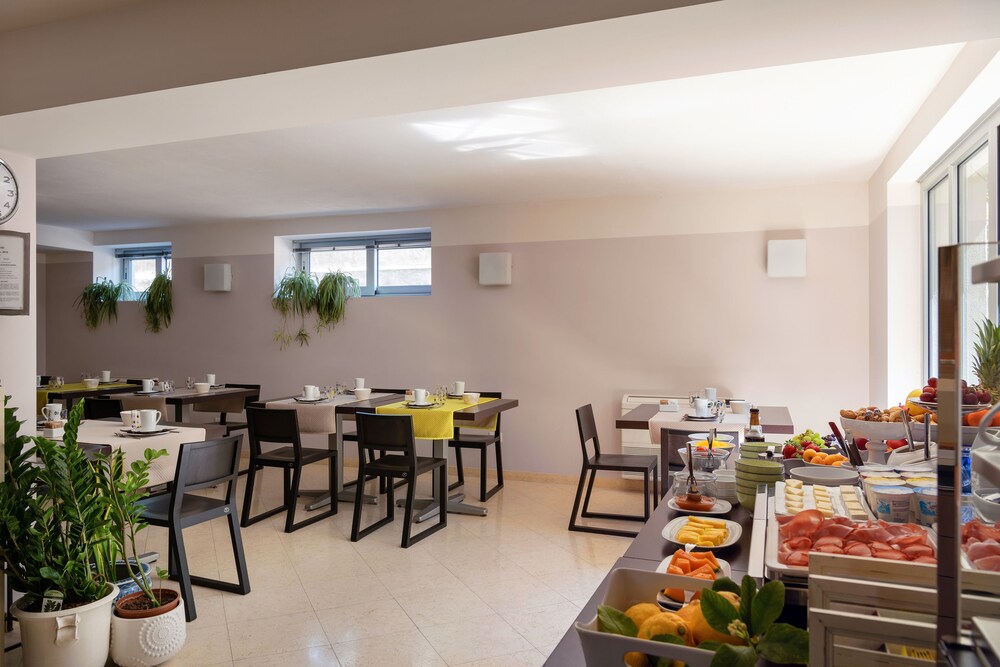 Vialeromadodici Rooms & Apartments 39/58