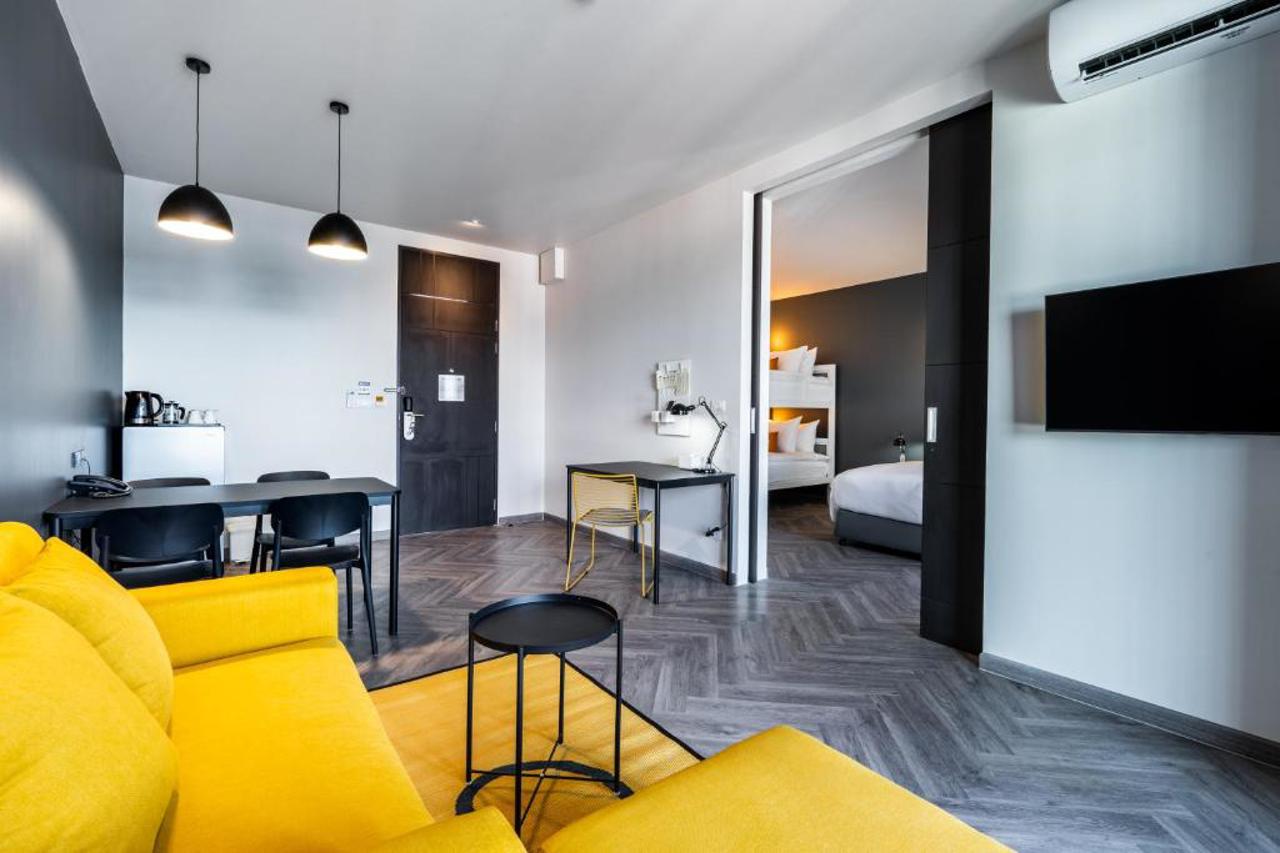 Blu Monkey Hub & Hotel Krabi Town 26/32