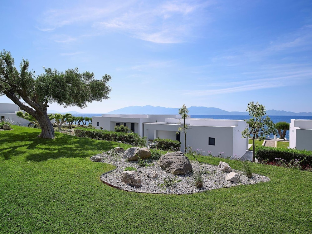 Dimitra Beach Hotel and Suites 73/76