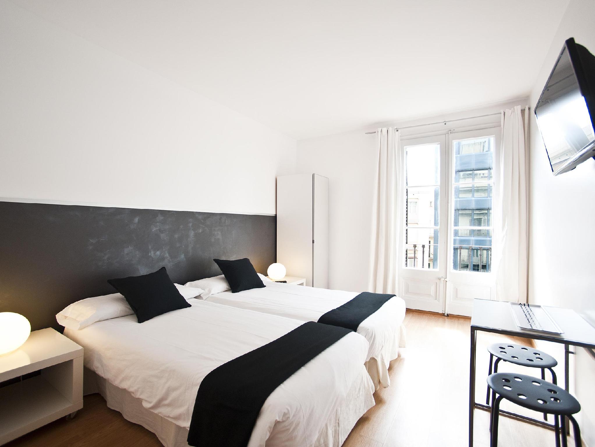 Super Balmes Guest House 4/16