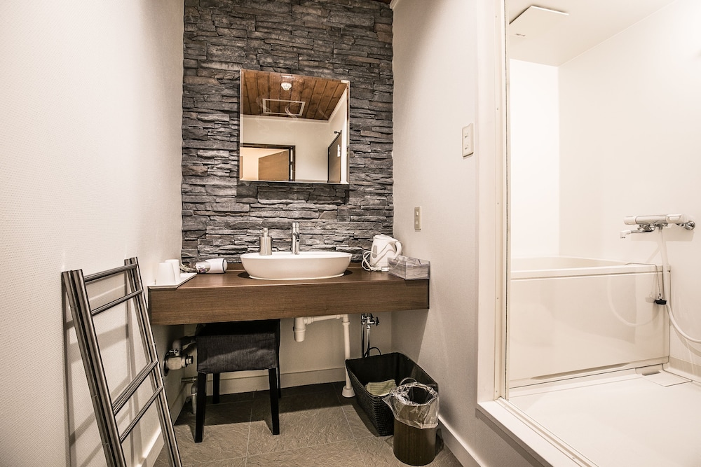 Petit Hotel Enchante 40/47