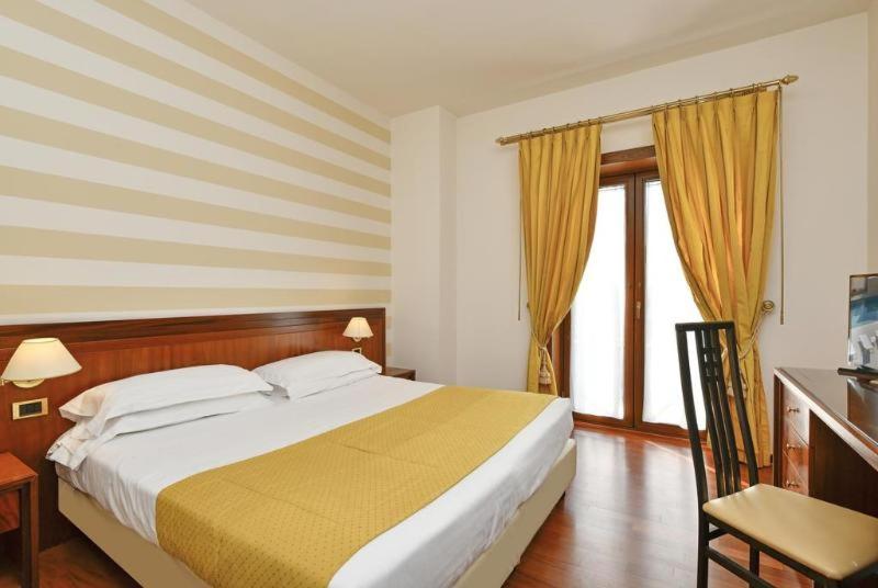 Standard, Queen Bed, Balcony