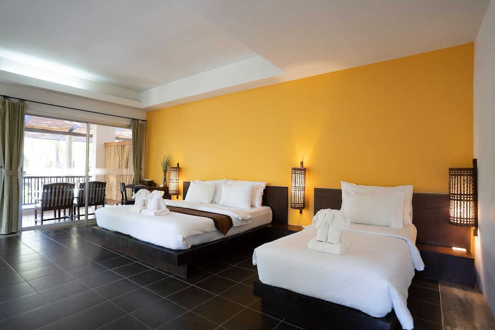 1 BEDROOM, DELUXE, TRIPLE