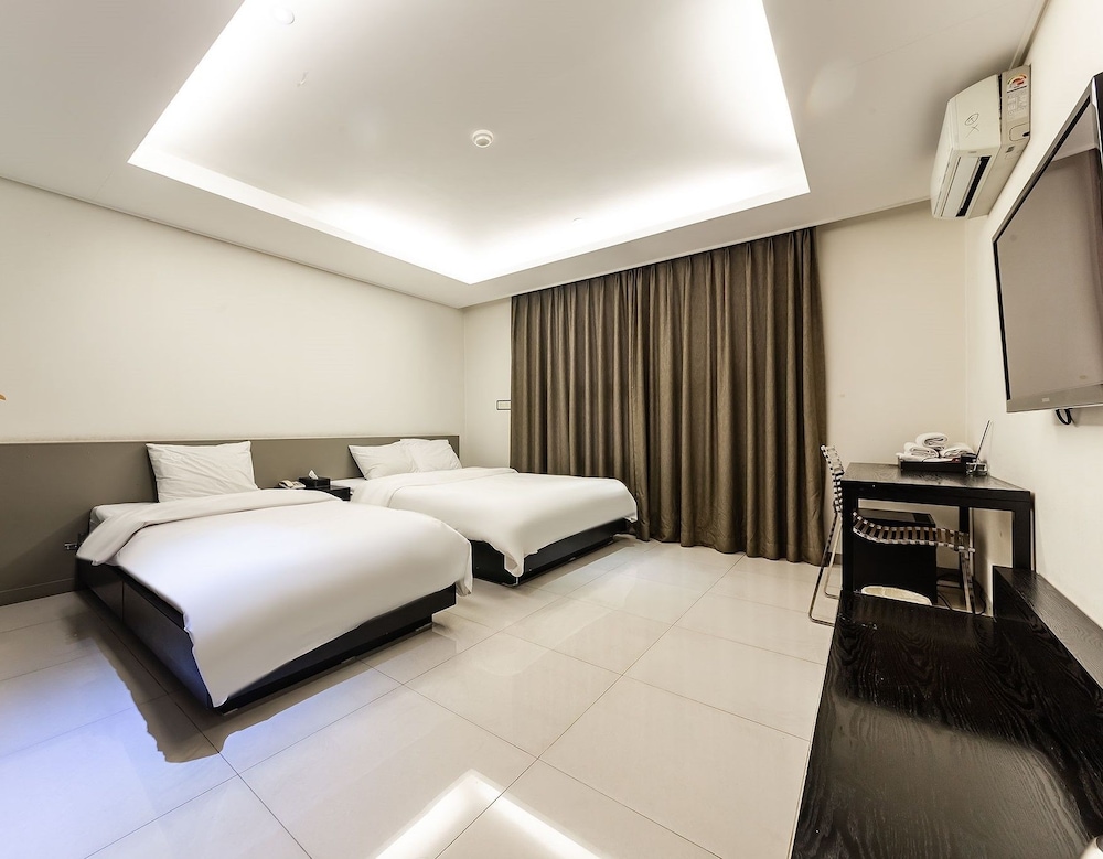 G Tourist Hotel 23/53
