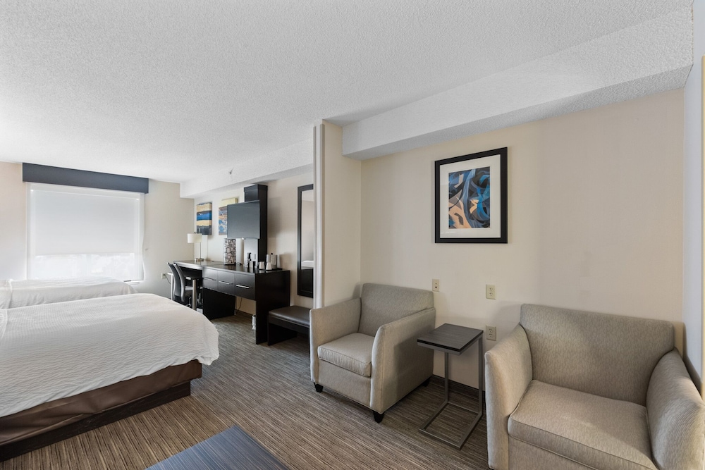 Holiday Inn Express Hotel & Suites Bethlehem 49/72