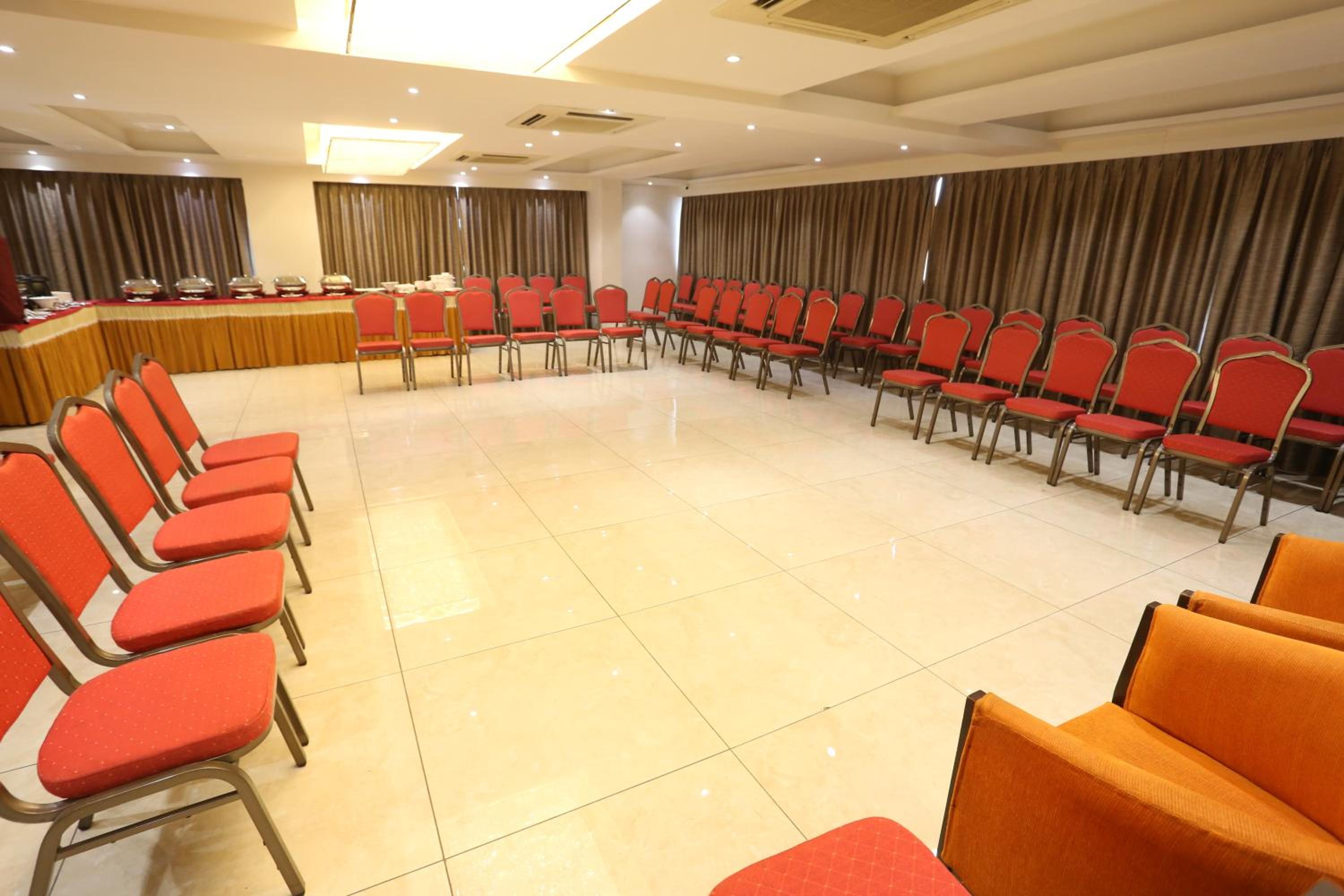 OYO Premium Vastrapur Lake 51/63