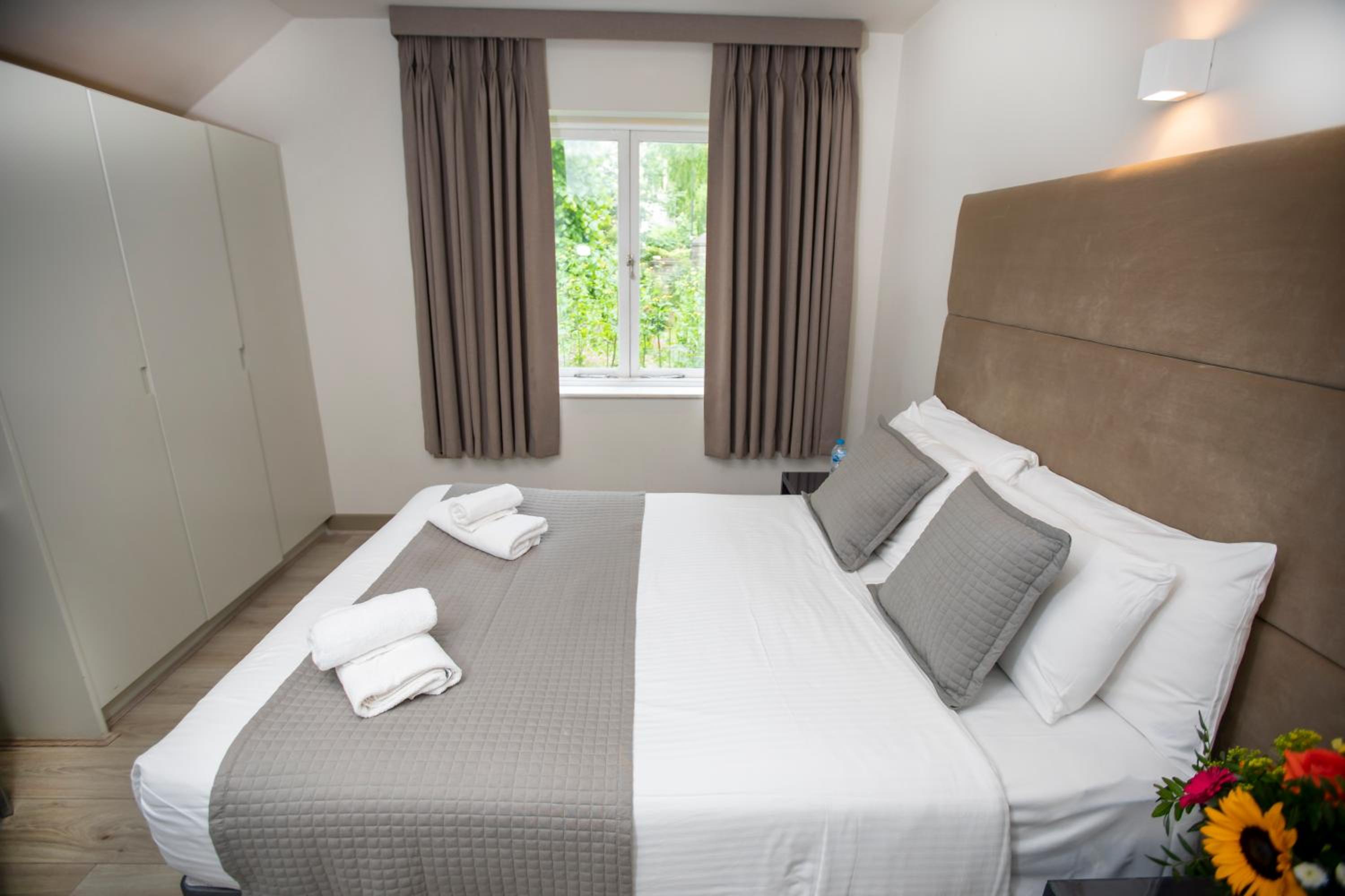 Garden suite