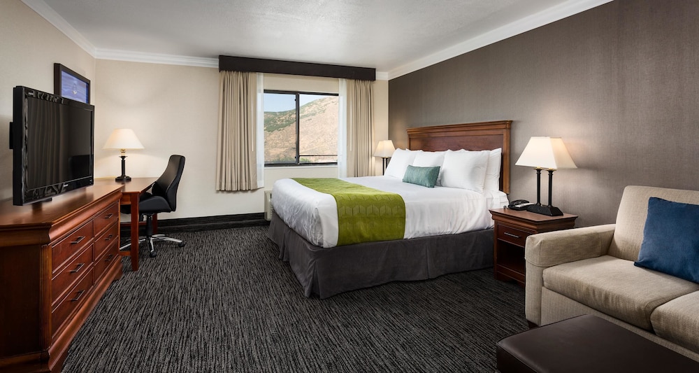 Best Western Plus Landmark Inn 11/38