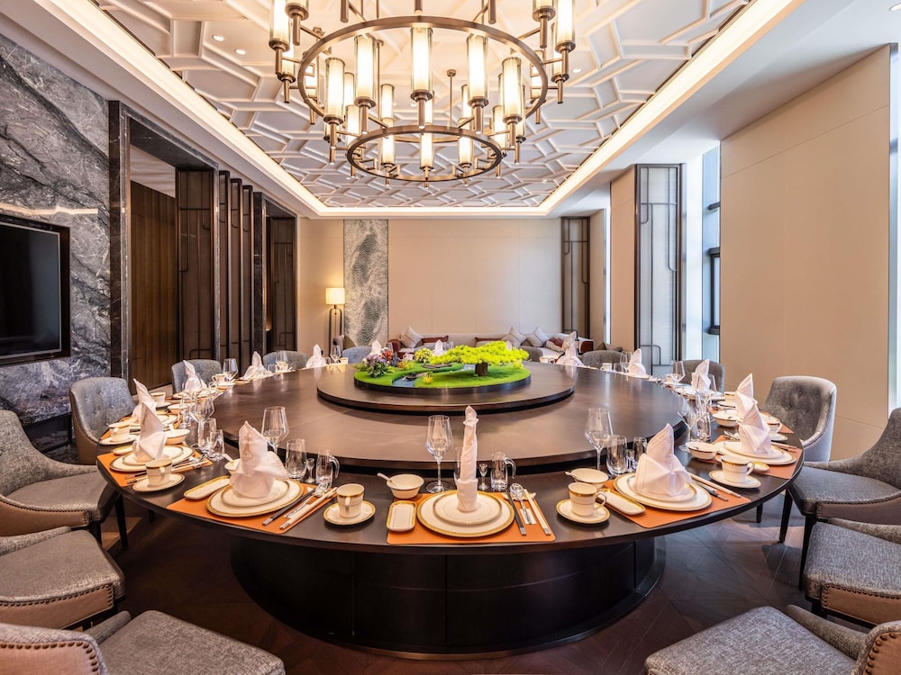 Grand Mercure Yichang Waitan 52/72