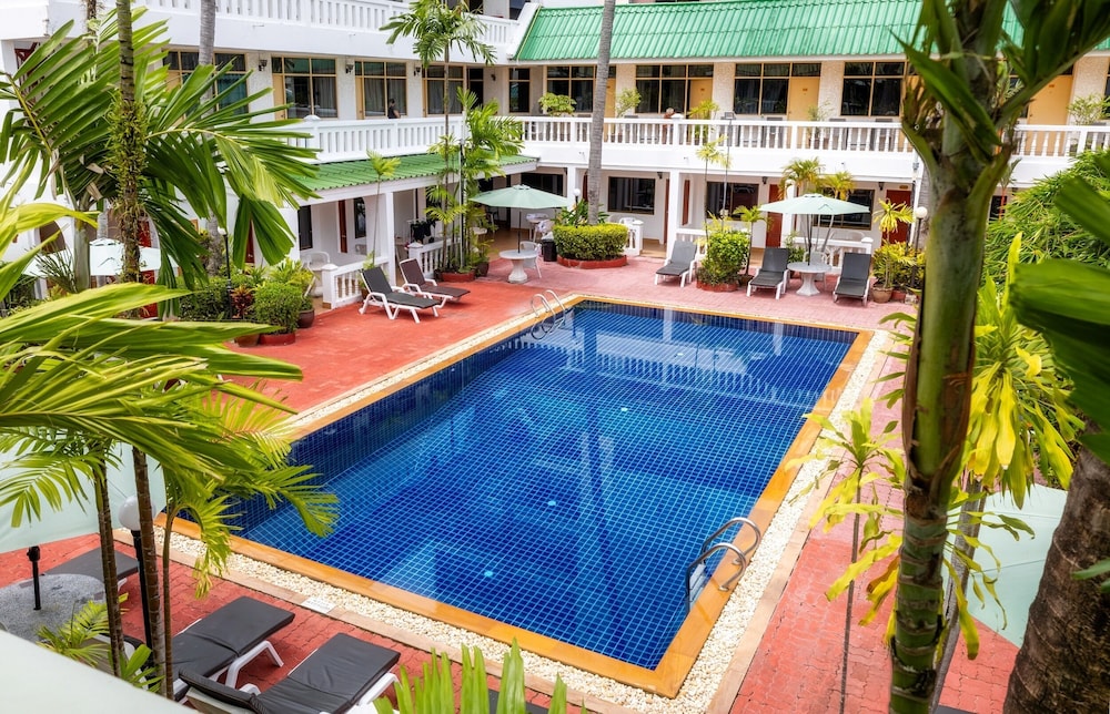 The Expat Hotel 43/50