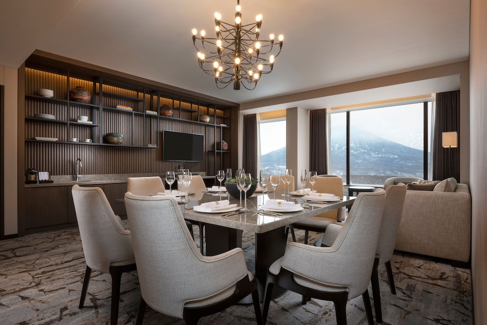 Higashiyama Niseko Village, a Ritz-Carlton Reserve 35/42