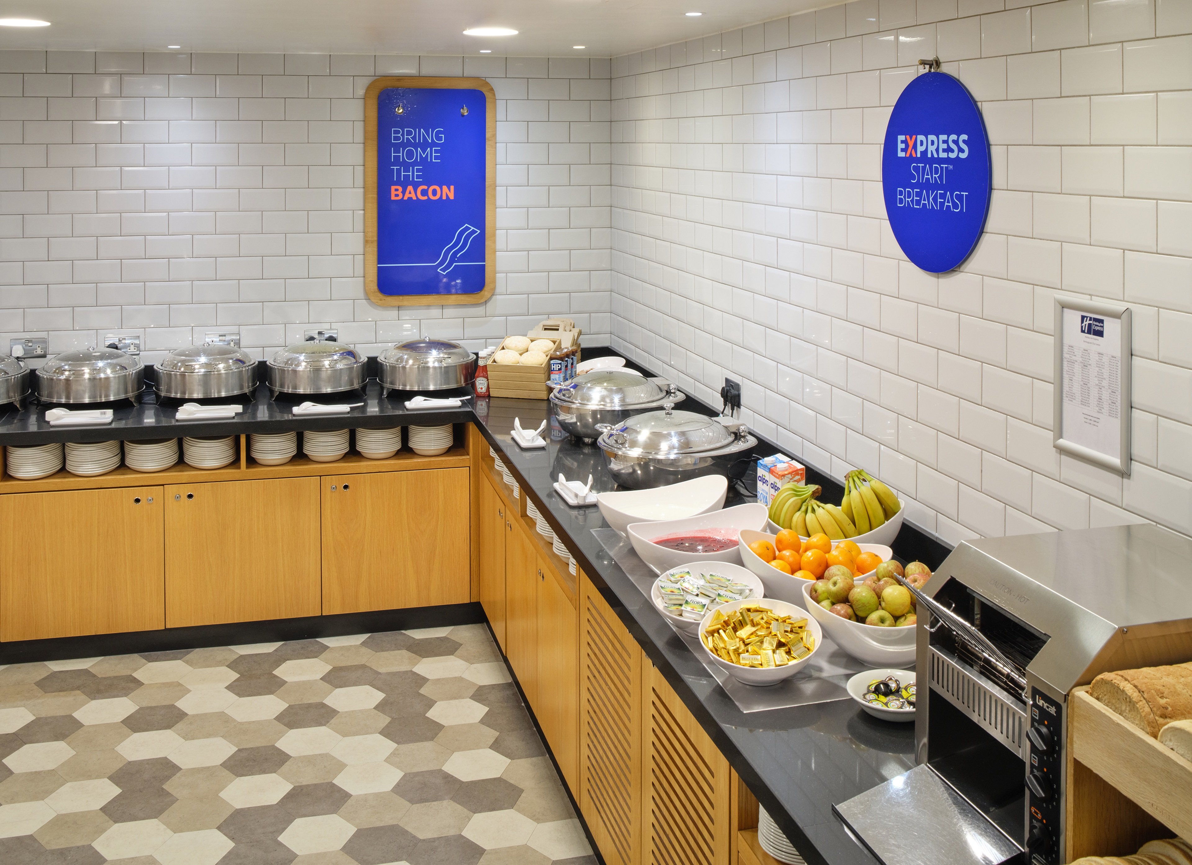 HOLIDAY INN EXPRESS BIRMINGHAM - CITY CENTRE 54/65