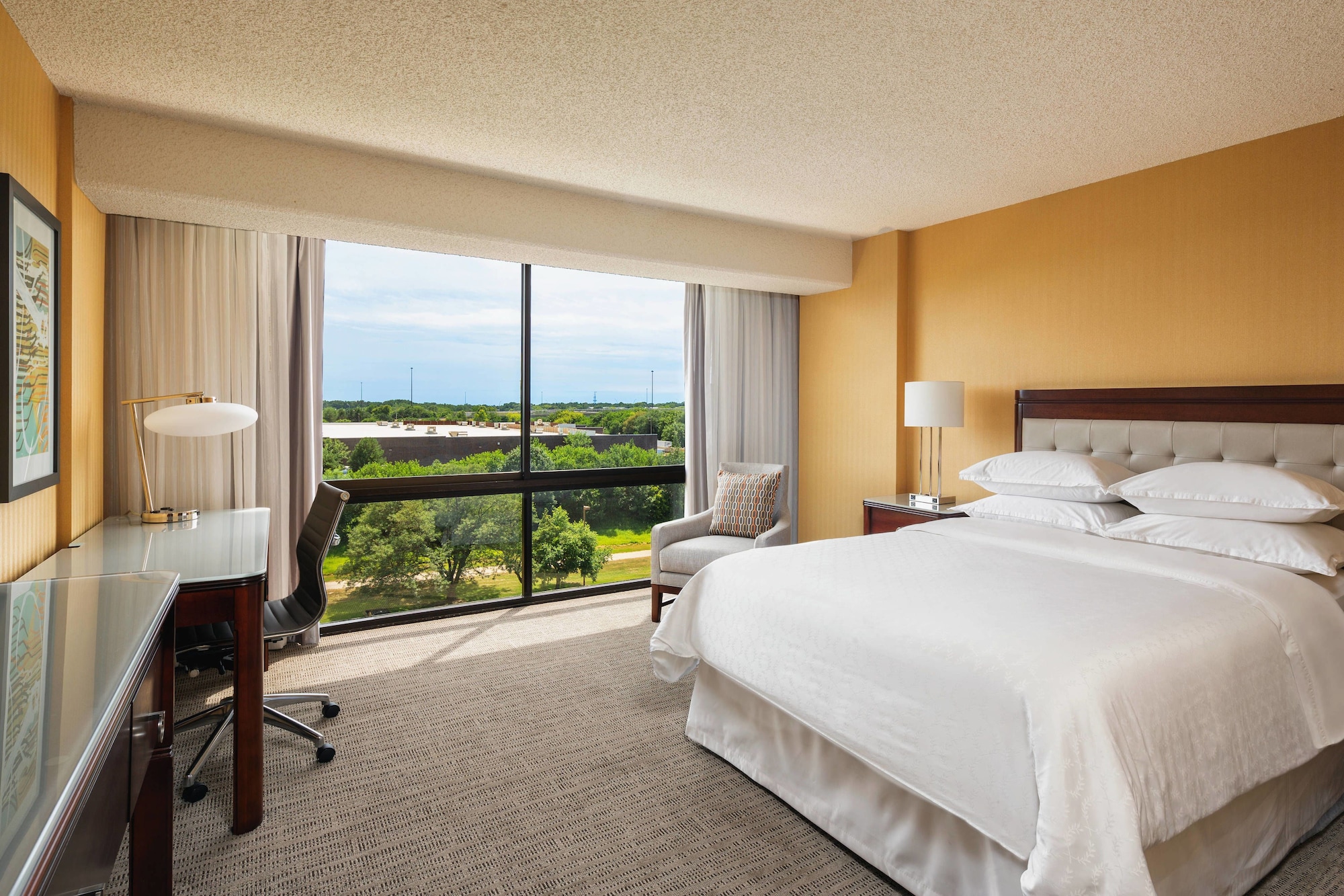 Room at Sheraton West Des Moines Hotel, WEST DES MOINES - IA