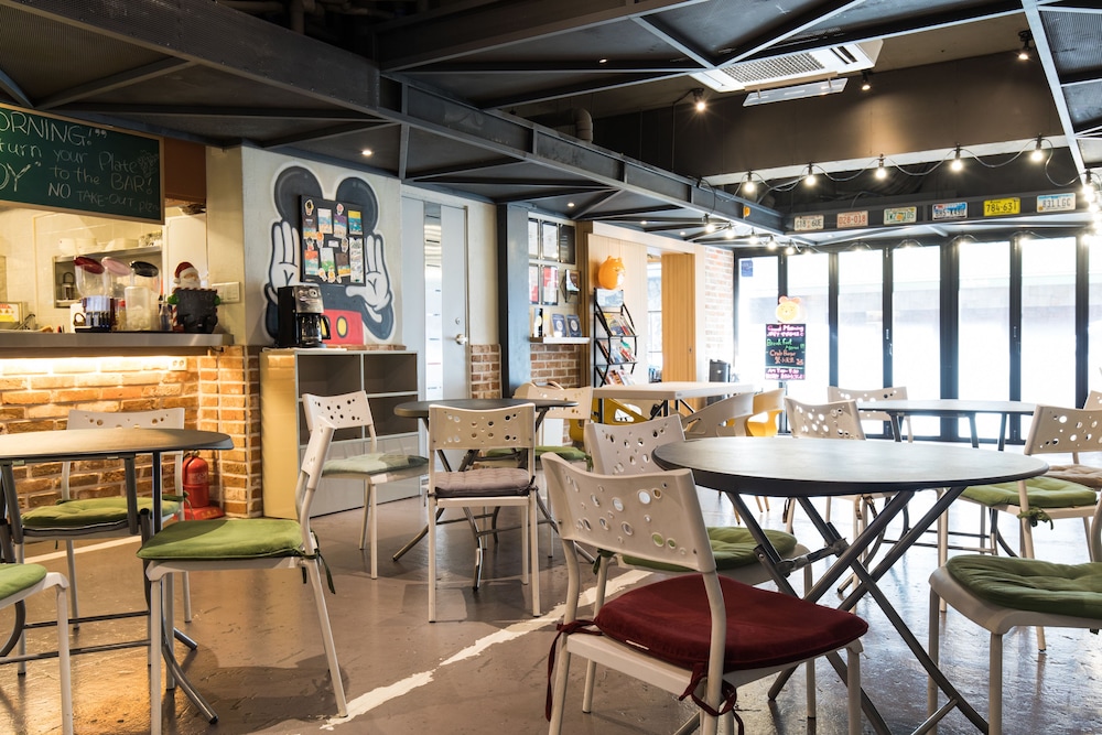 Uniqstay Hostel And Suite 40/46