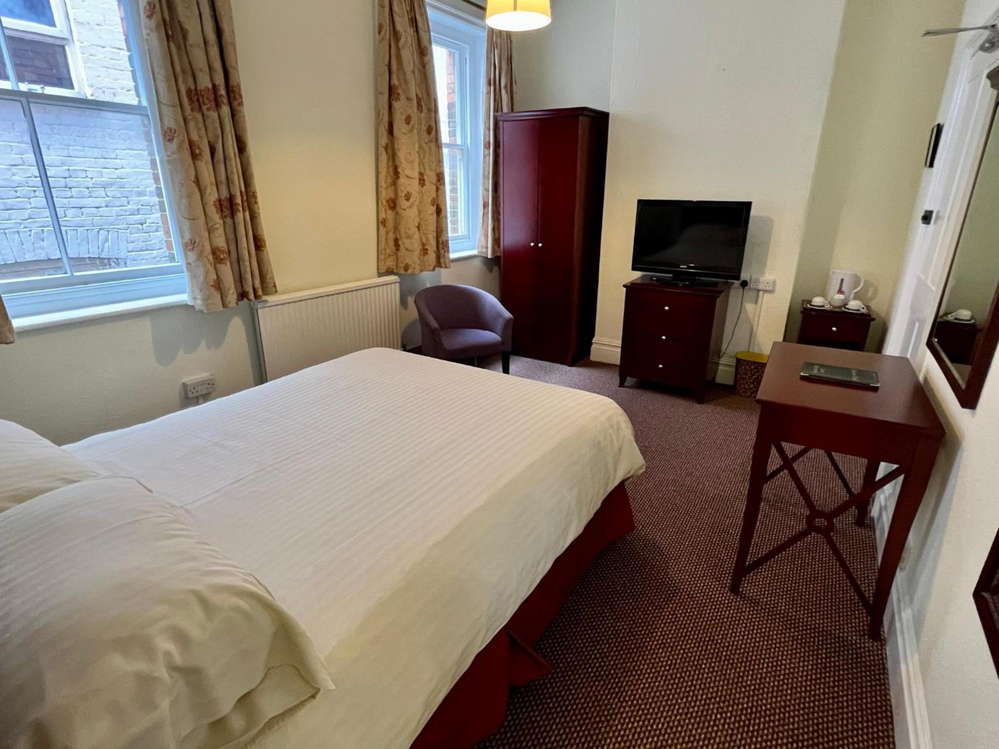 Calverts Hotel - Newport Isle of Wight 25/53