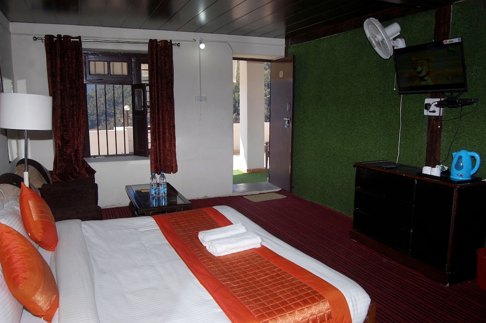 Hotel Kausani Retreat 15/48