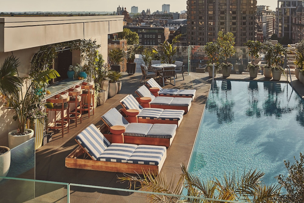 THE BERKELEY HOTEL 36/73
