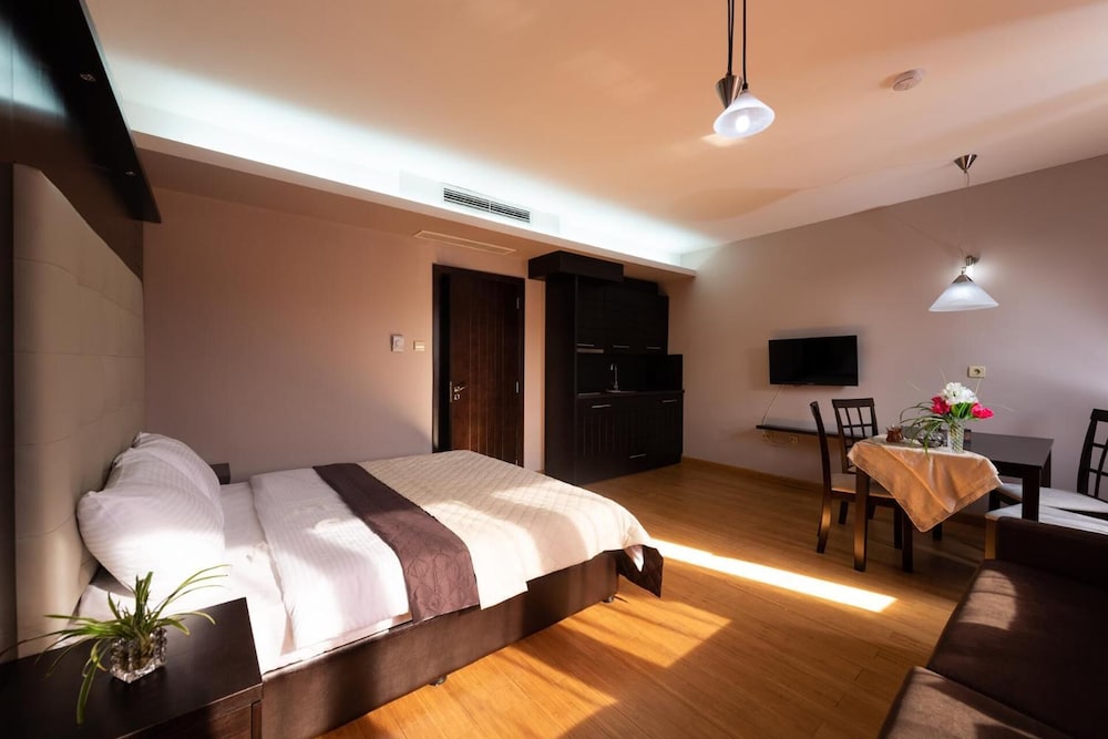 Cityhome Aparthotel 14/54