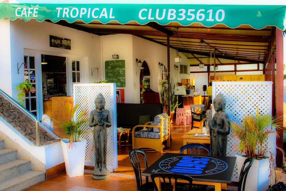 Castillo Beach Club35610 11/33