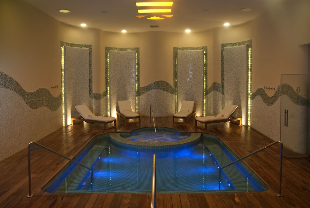 swimming pool spa