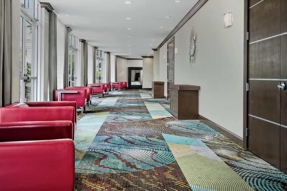 Holiday Inn Hotel & Suites College Station-Aggieland 55/69