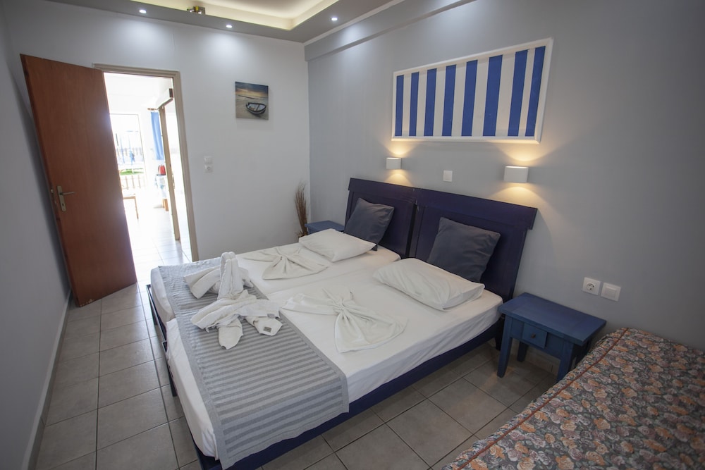 1 BEDROOM, ECONOMY, APARTMENT, TRIPLE, QUEEN BED
