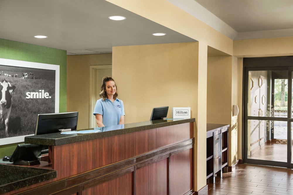 Hampton Inn Portland Airport 8/34