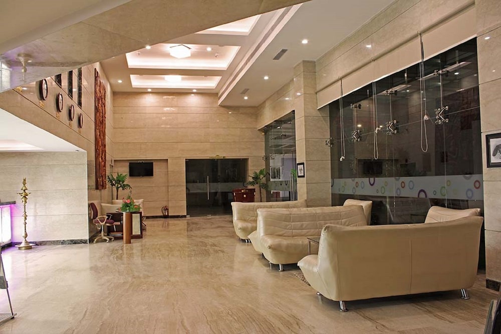 Hotel Chennai Le Palace 54/72