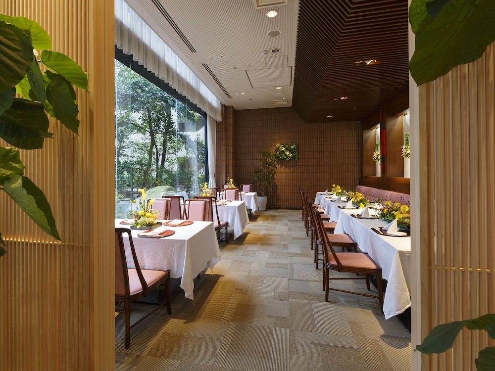 Hotel Pearl Garden 27/32